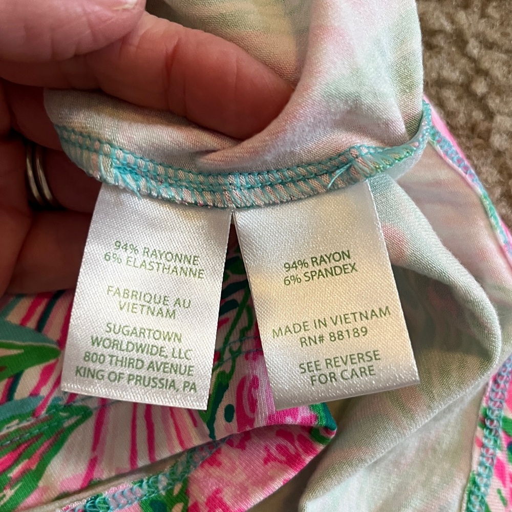 Lilly Pulitzer Parigi romper coming in hot pink EUC - Picture 4 of 4